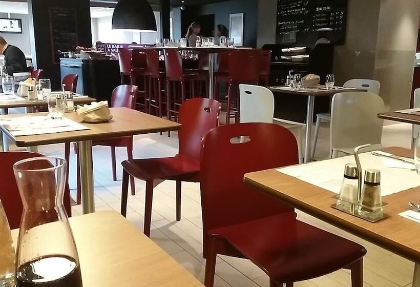 فندق Kyriad Niort   La Crèche