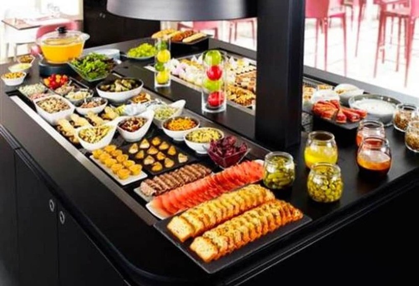 فندق Kyriad Niort   La Crèche