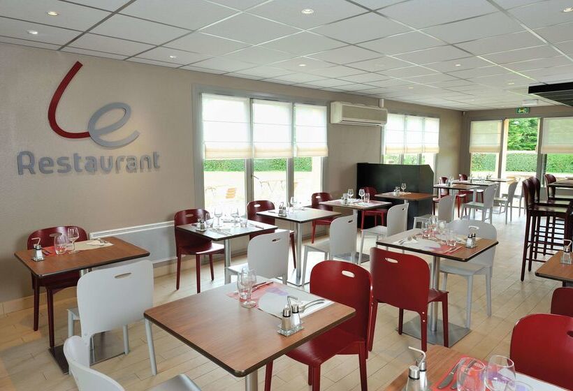 Отель Kyriad Sedan