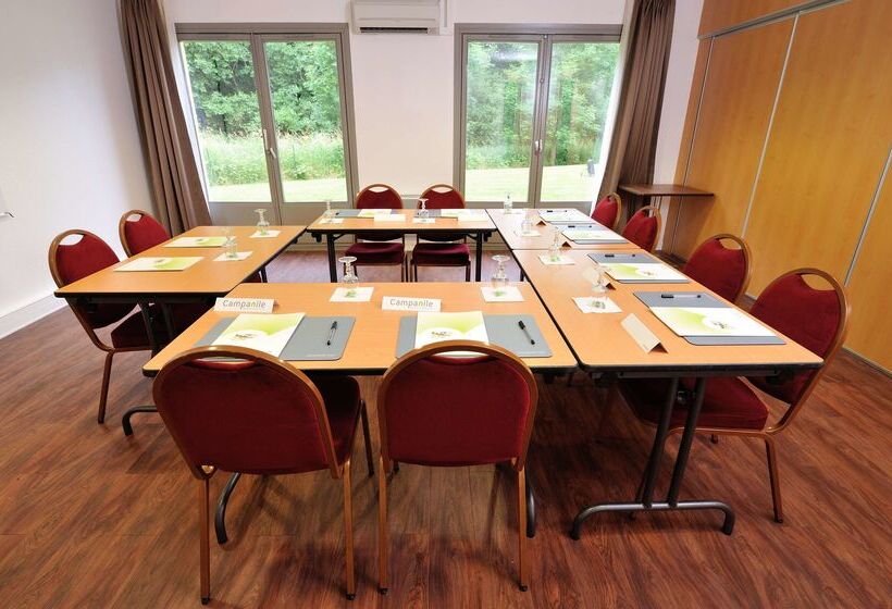 Отель Kyriad Sedan