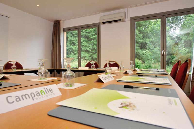 Отель Kyriad Sedan