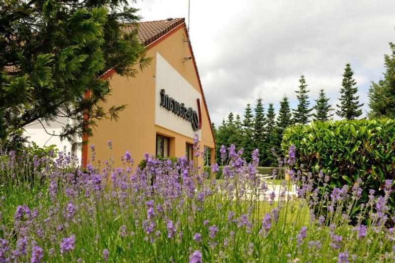 Отель Kyriad Sedan