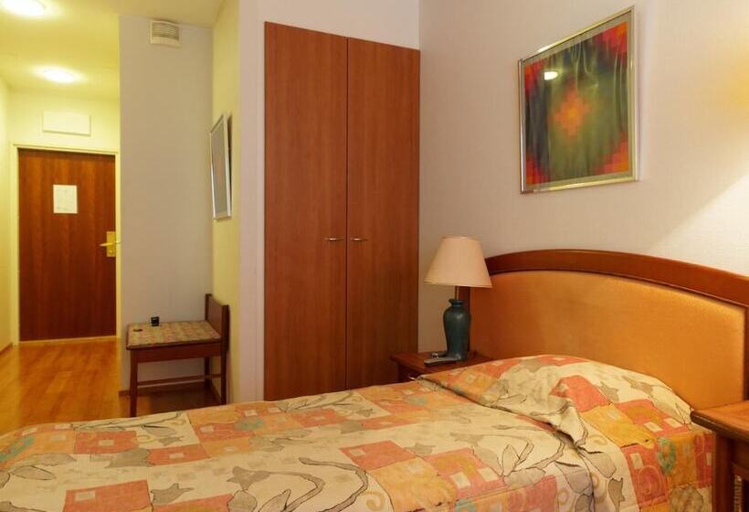 ホテル Laitilan Kievari