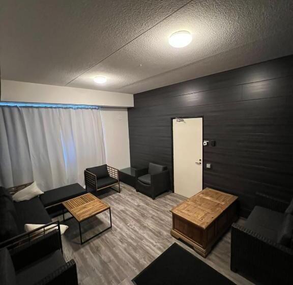 ホテル Li & Ravintola Martinhovi