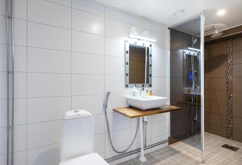 ホテル Li & Ravintola Martinhovi