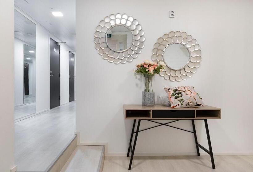 ホテル Li & Ravintola Martinhovi