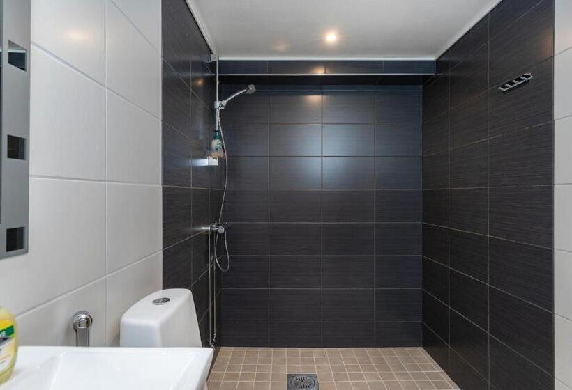 ホテル Li & Ravintola Martinhovi