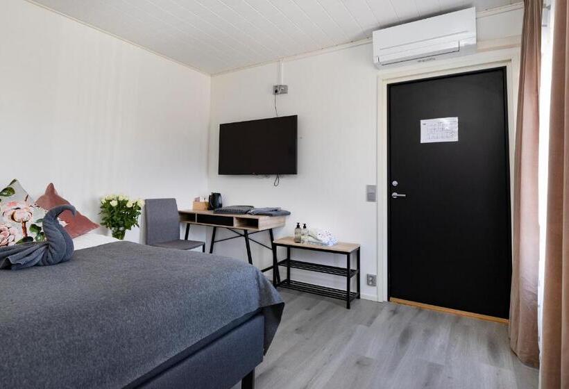 ホテル Li & Ravintola Martinhovi