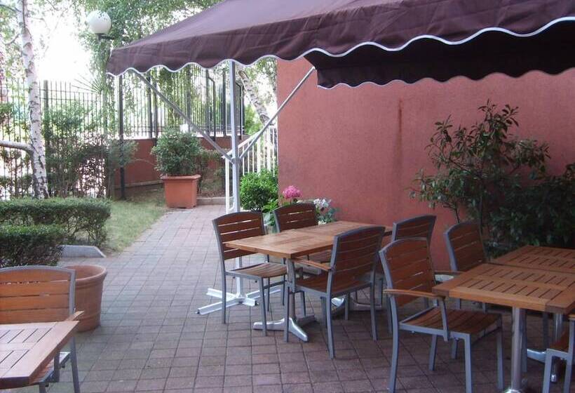 ホテル Median Paris Congrès