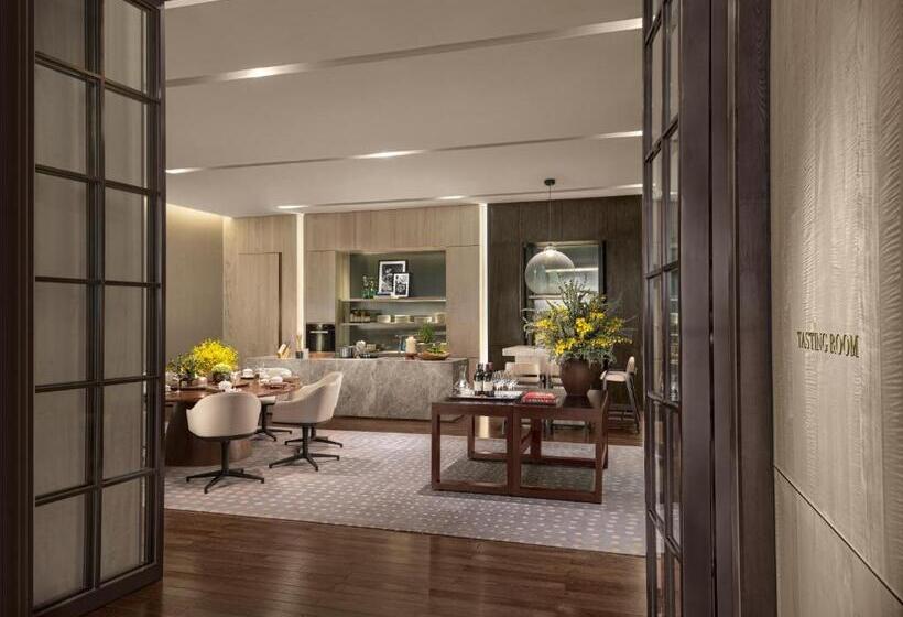 هتل New World Saigon