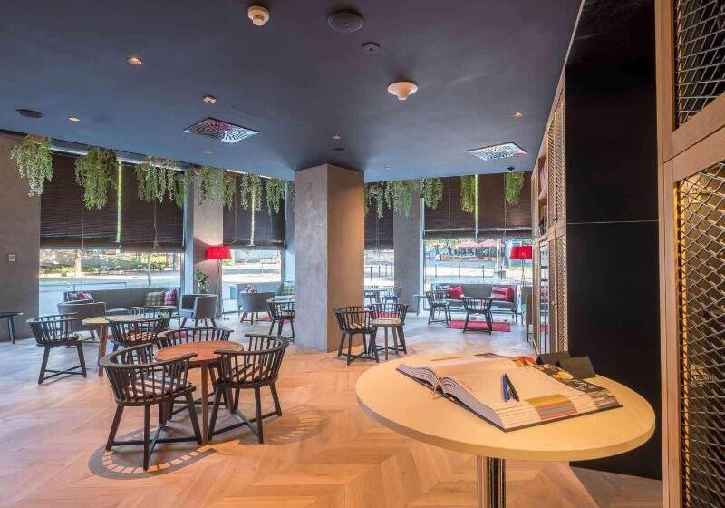 هتل Park Inn By Radisson Danube Bratislava