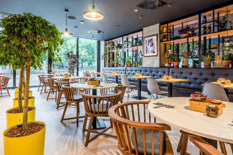 هتل Park Inn By Radisson Danube Bratislava