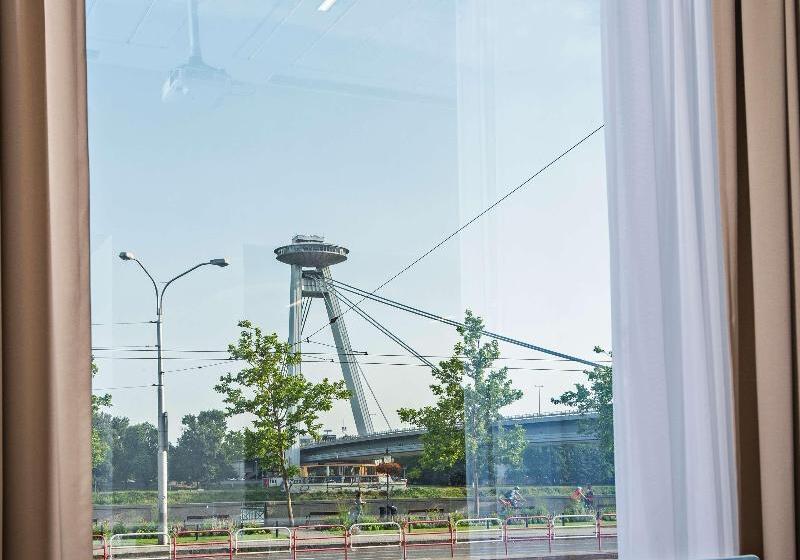 هتل Park Inn By Radisson Danube Bratislava