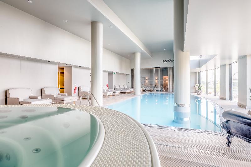 هتل Park Inn By Radisson Danube Bratislava