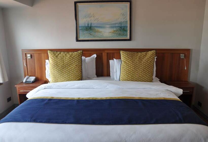 Отель Parliament