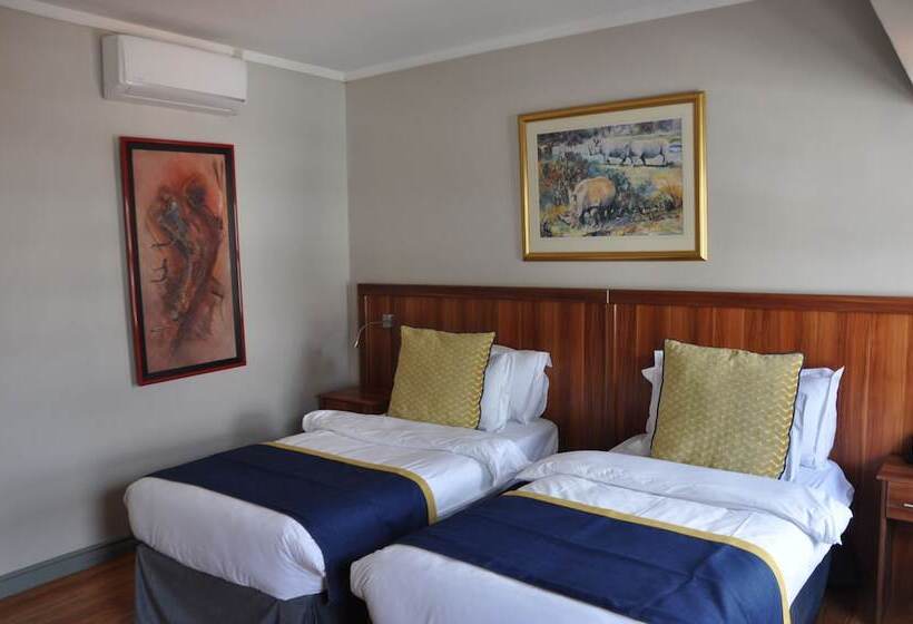 Отель Parliament