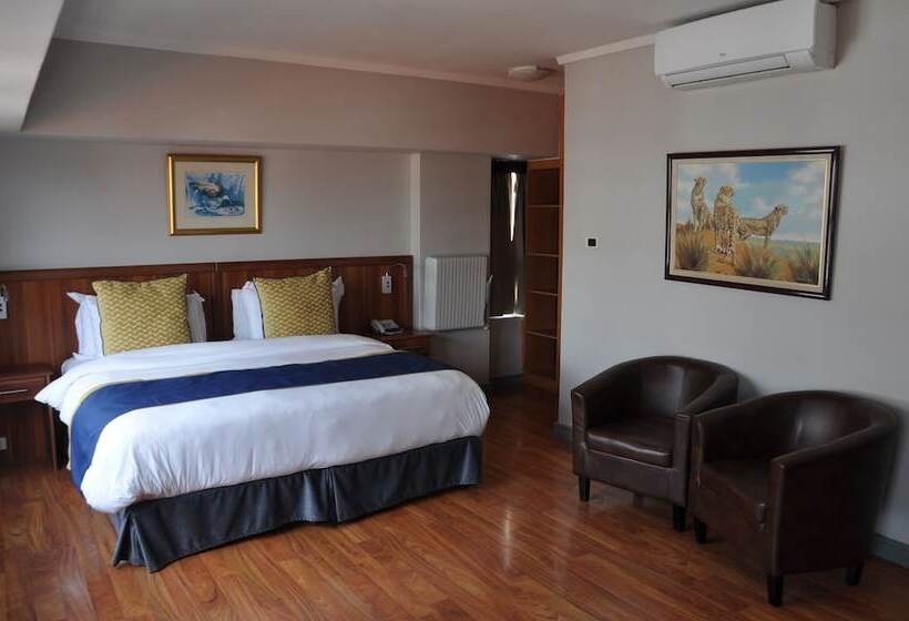 Отель Parliament