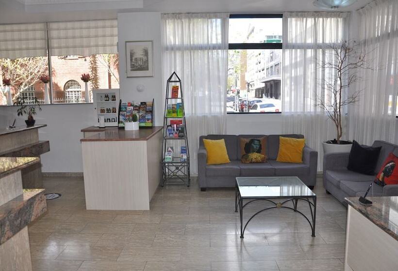 Отель Parliament