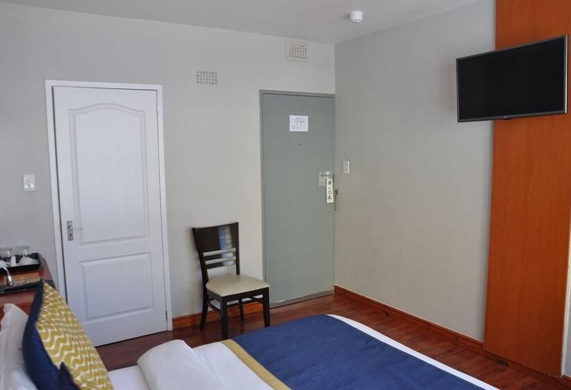 Отель Parliament