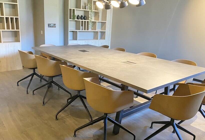 فندق Pilot Airport