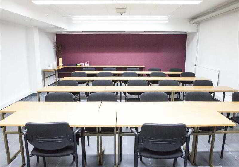 فندق Pilot Airport