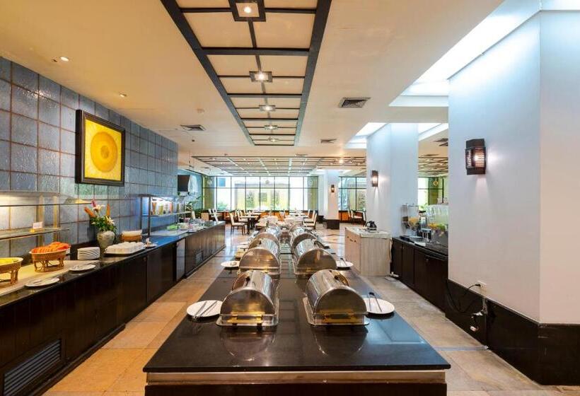 هتل Pinnacle Lumpinee Park