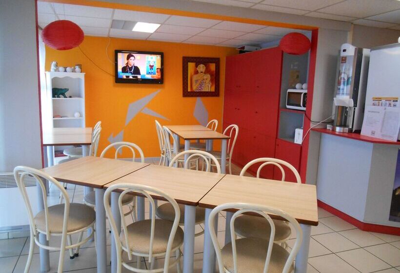 Отель Première Classe Montluçon Saint Victor