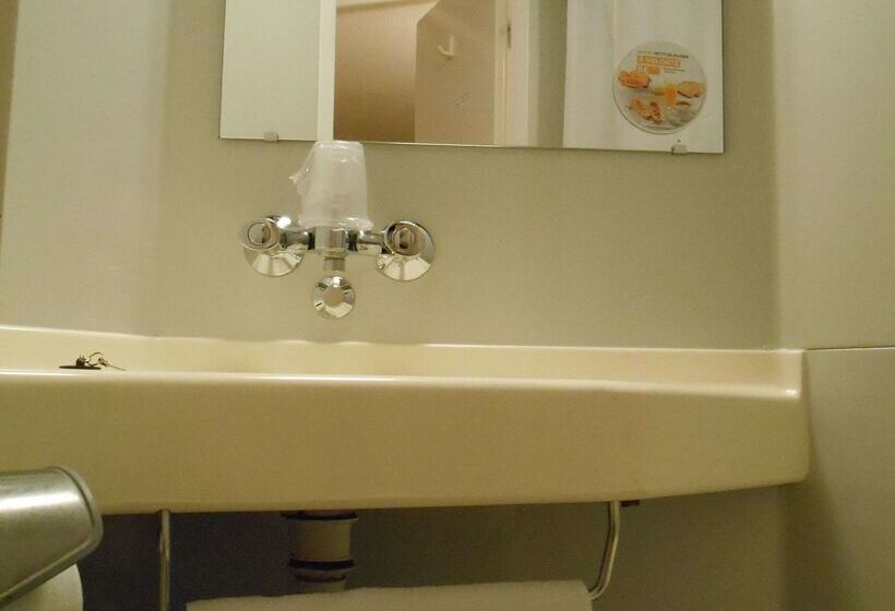 Отель Première Classe Montluçon Saint Victor