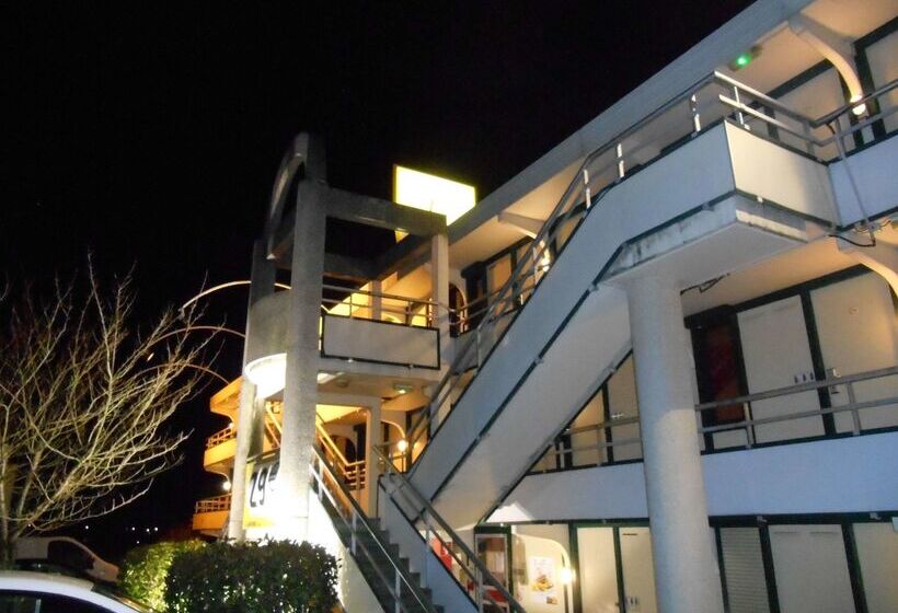 Отель Première Classe Montluçon Saint Victor