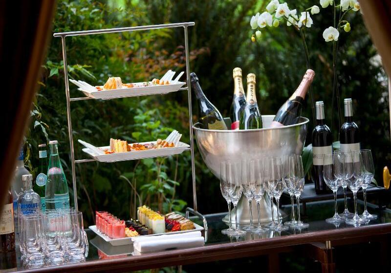 ホテル Renaissance Paris Nobel Tour Eiffel