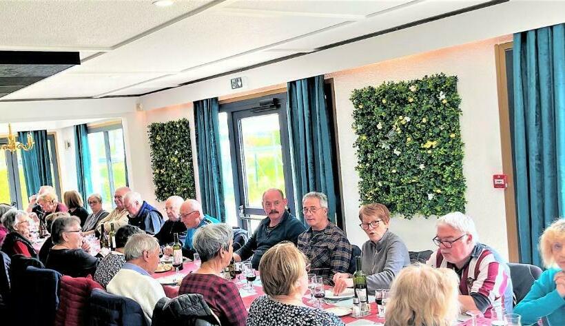 בית מלון כפרי Restaurant Kyriad de Péronne