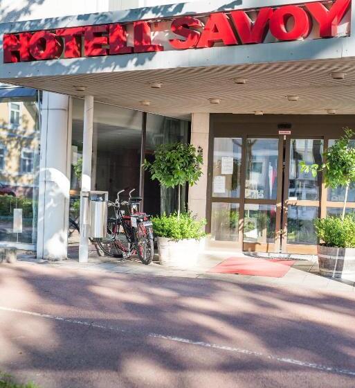 בית מלון כפרי Savoy