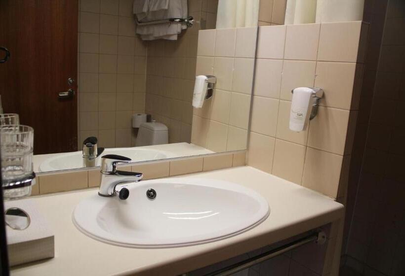 בית מלון כפרי Savoy