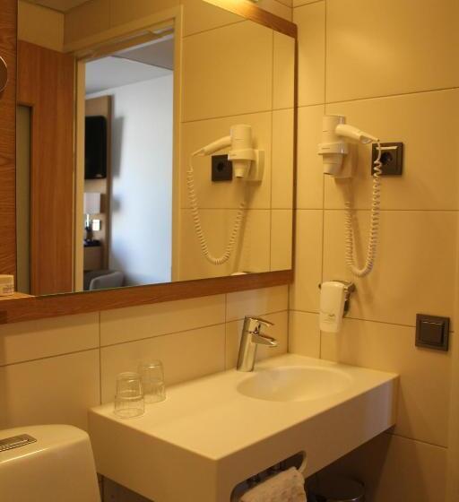 בית מלון כפרי Savoy