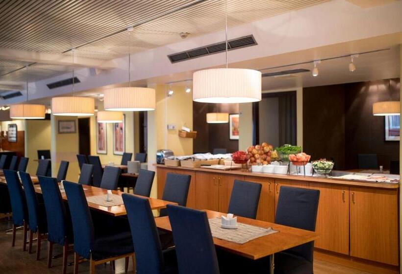 בית מלון כפרי Savoy