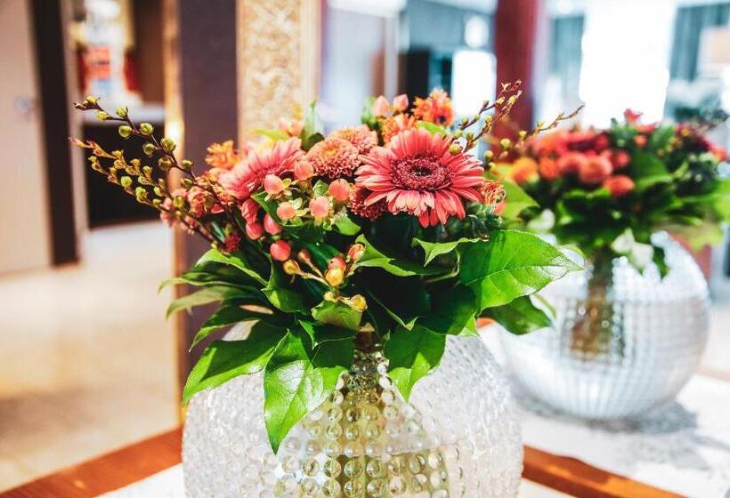 בית מלון כפרי Savoy