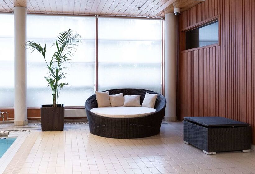 فندق Scandic Helsinki Aviacongress