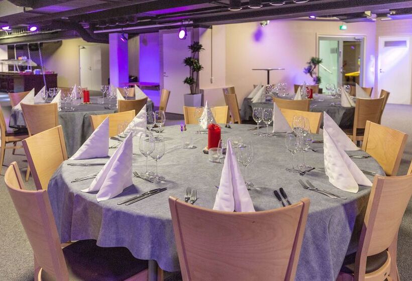 فندق Scandic Helsinki Aviacongress