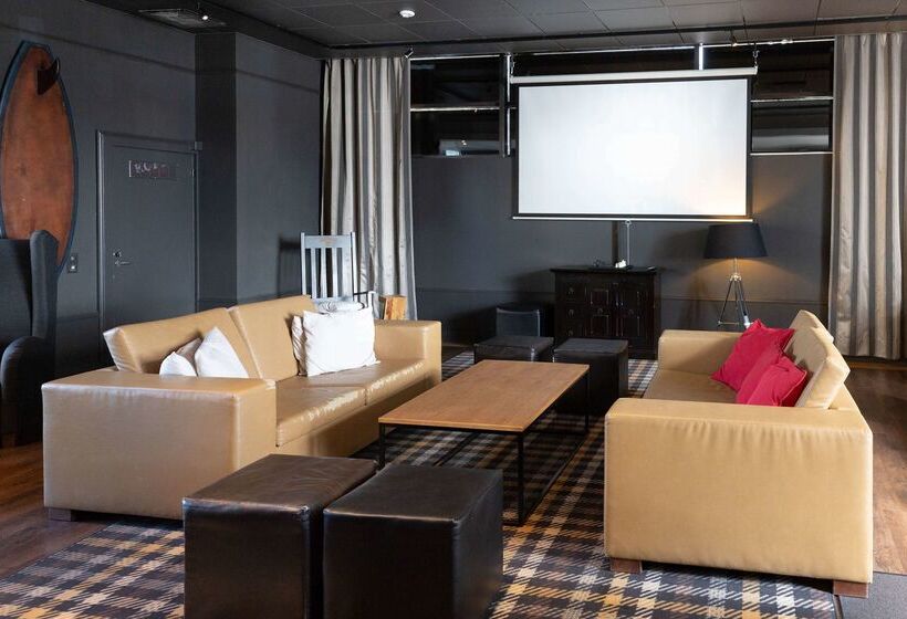 فندق Scandic Helsinki Aviacongress