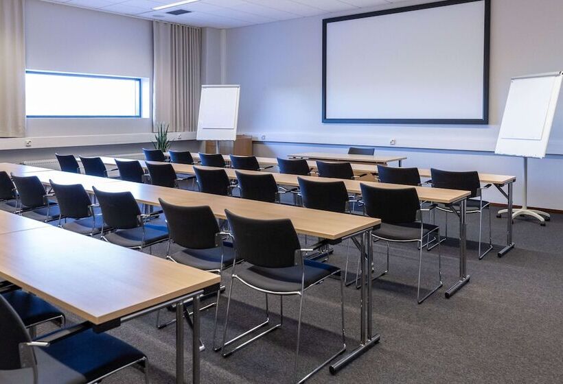 فندق Scandic Helsinki Aviacongress