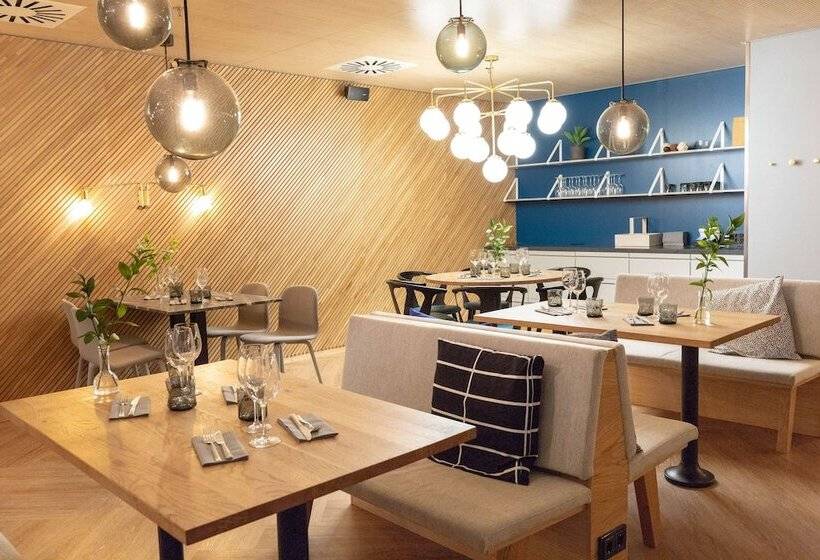 فندق Scandic Helsinki Aviacongress