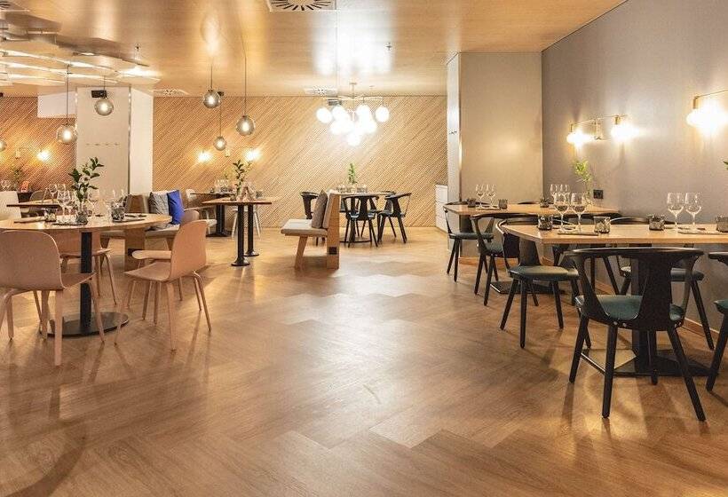 فندق Scandic Helsinki Aviacongress