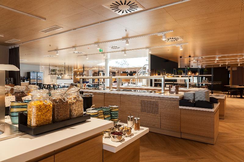 فندق Scandic Helsinki Aviacongress