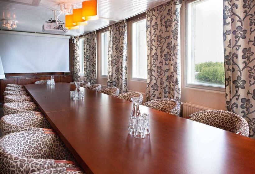 בית מלון כפרי Scandic Eden Nokia