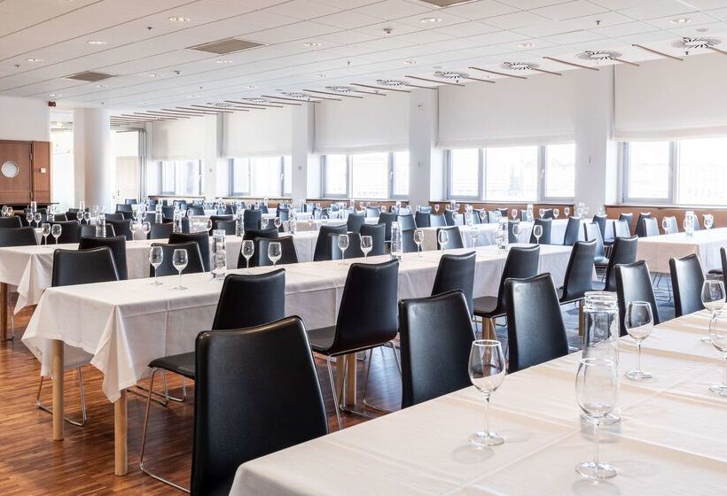 ホテル Scandic Grand Marina