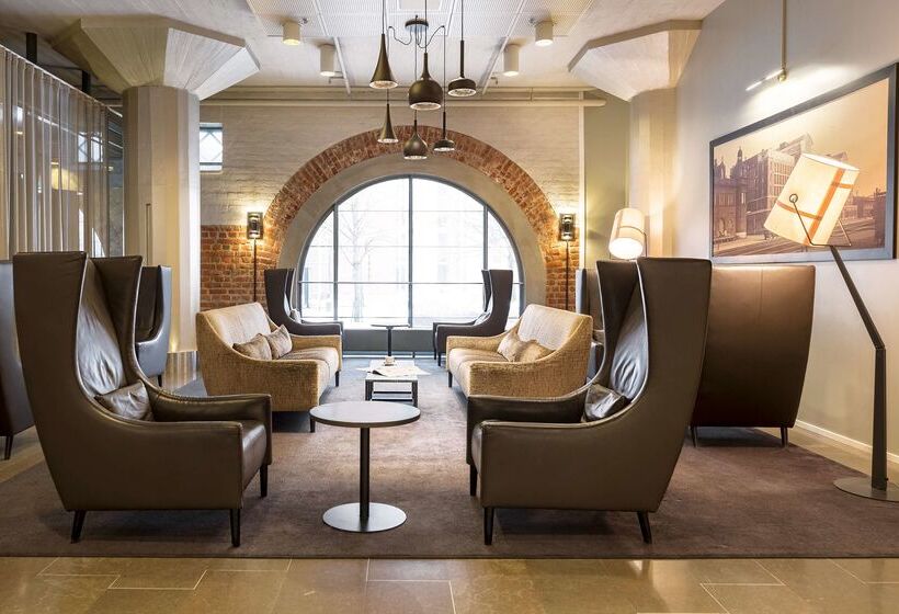 ホテル Scandic Grand Marina