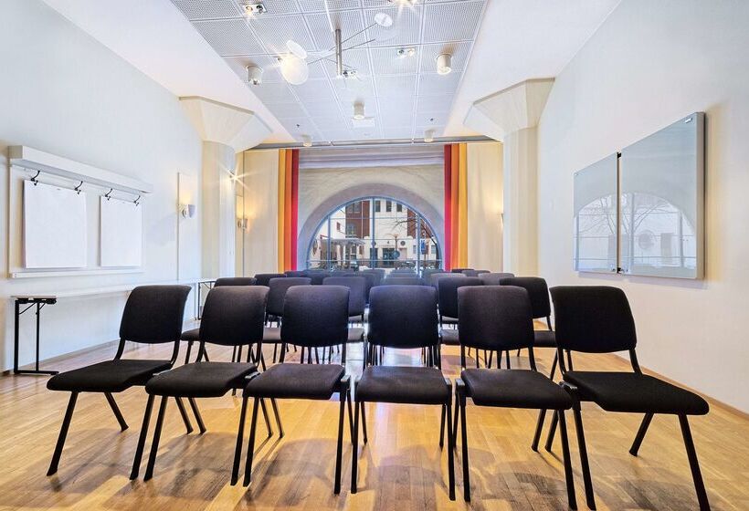 ホテル Scandic Grand Marina