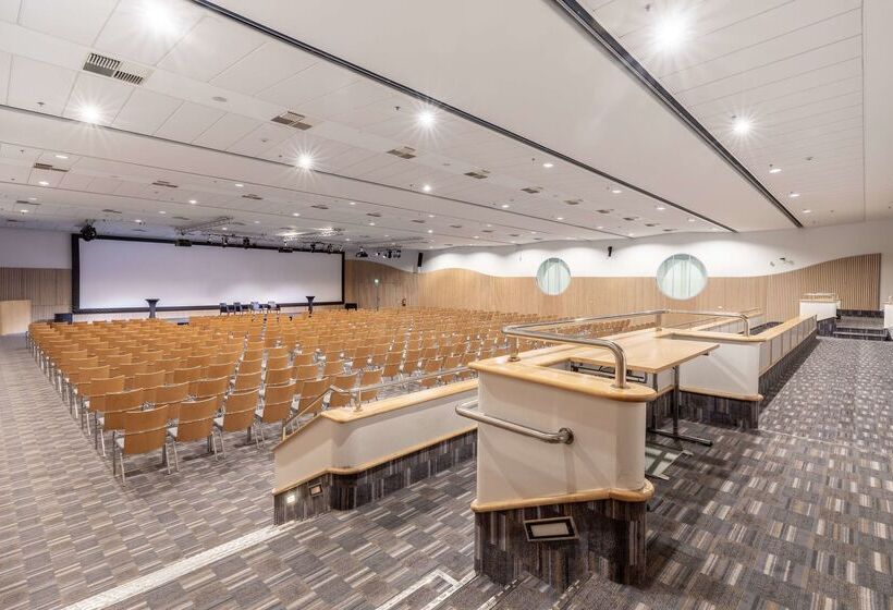 ホテル Scandic Grand Marina