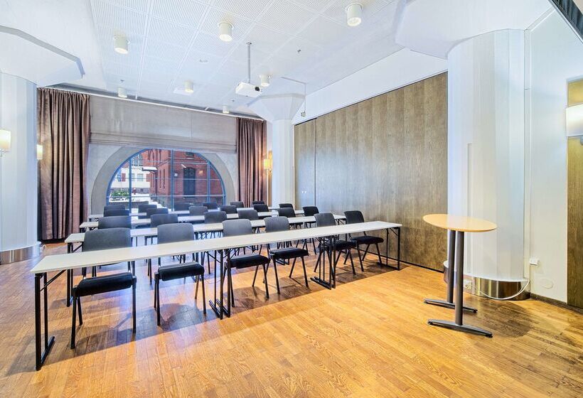 ホテル Scandic Grand Marina