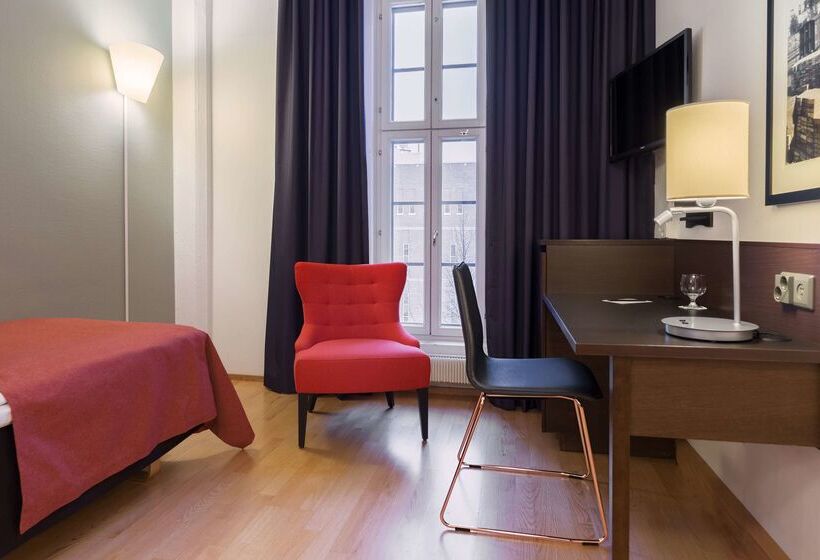 ホテル Scandic Grand Marina